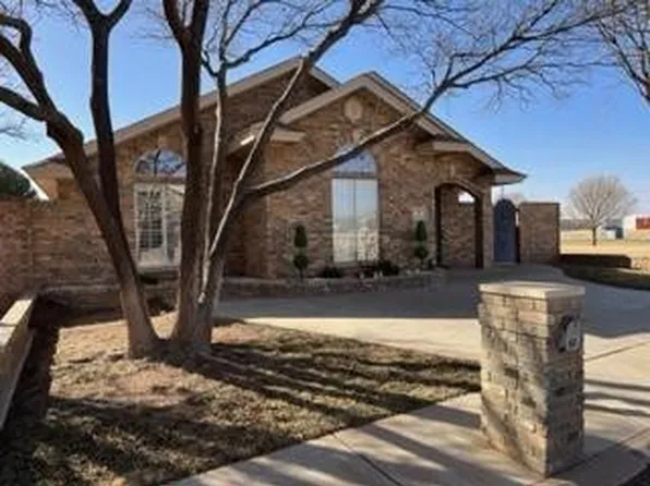 102 Fannin Ave, Levelland, TX 79336