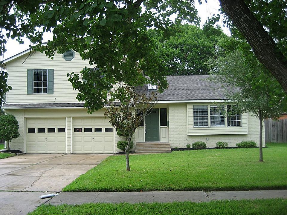 Beautiful Remodeled Home in a Great Neighborhood