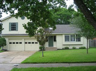 10807 Sageyork Dr, Houston, TX 77089