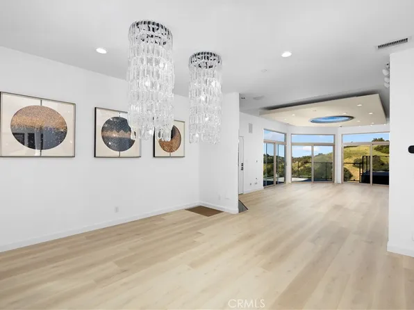 2637 N Mountain Ave, Claremont, CA 91711