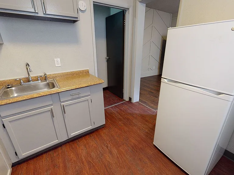 224 Poplar Street — Photo 16