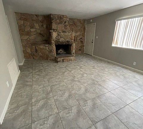 5th image of 656 Greenbriar Townhouse Way