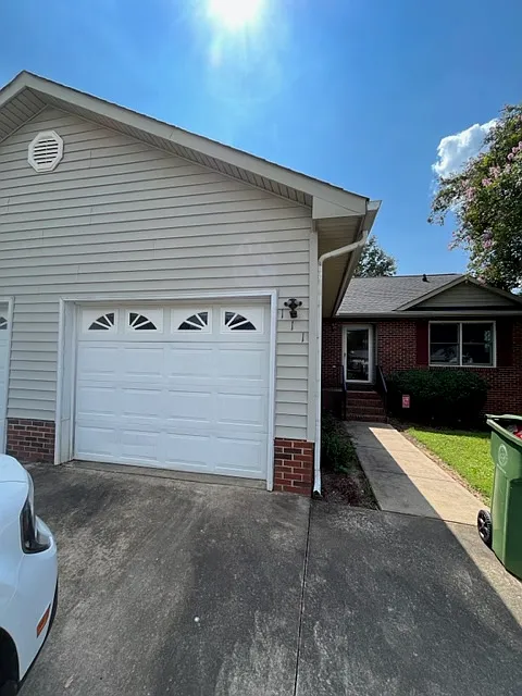 111 College Manor Dr