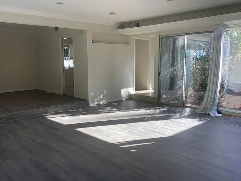 15707 Varden St — Photo 10