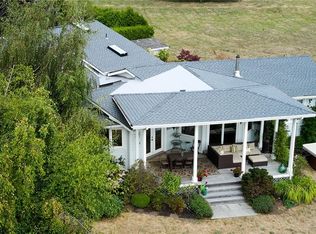670 Highland Dr, Point Roberts, WA 98281