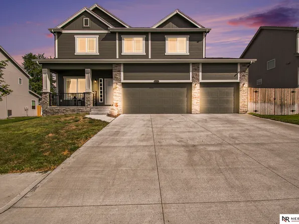 5014 Sheridan Rd, Papillion, NE 68133