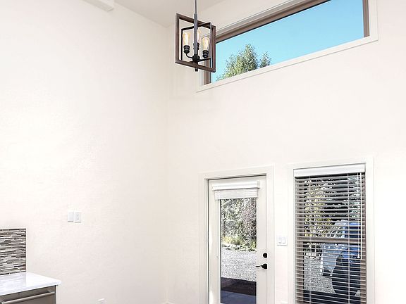 3rd image of 1552 Matterhorn Cir APT 1