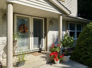 N8W27284 Woodridge Ln, Waukesha, WI 53188