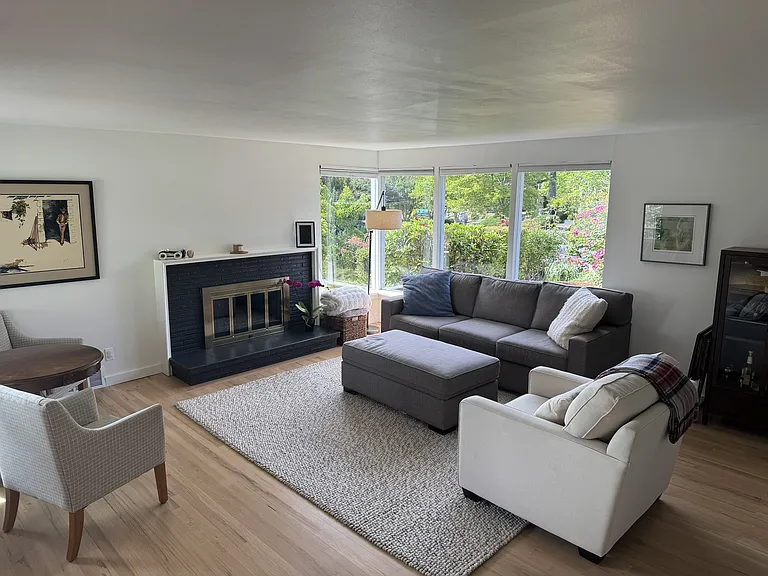 4009 NE 72nd St — Photo 3