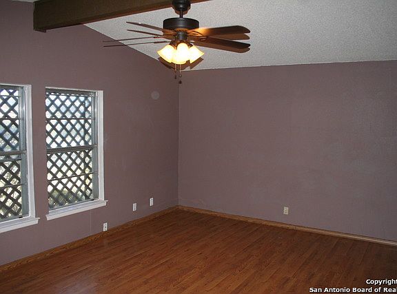 4th image of 9543 Dunstable Dr