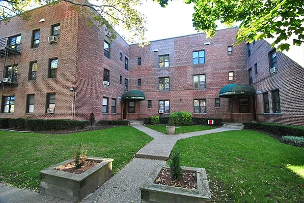 Sold by Citi Habitats | media 17