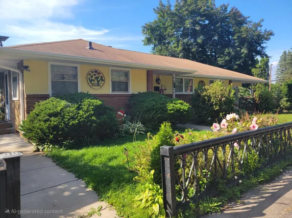 201 Dora Ct W, Saint Paul, MN 55106
