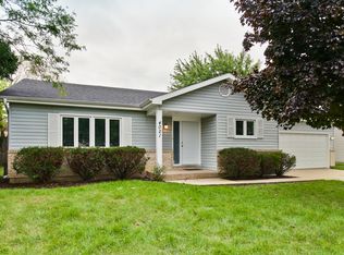 4021 N Bloomington Ave, Arlington Heights, IL 60004