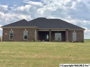 221 Briarcrest Rd, Hazel Green, AL 35750