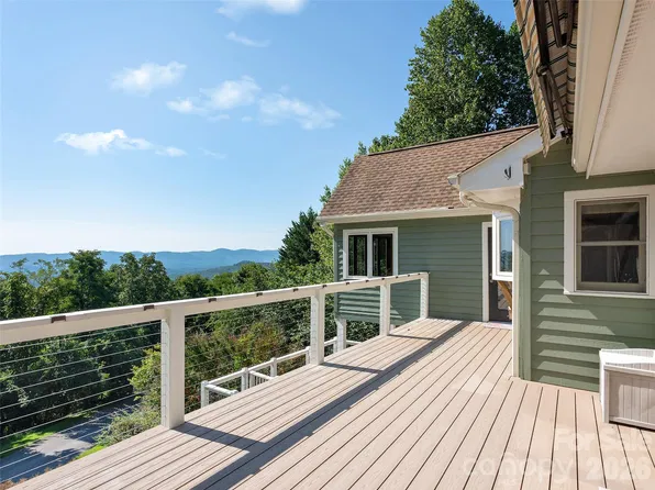 288 Roberts Dr, Laurel Park, NC 28739