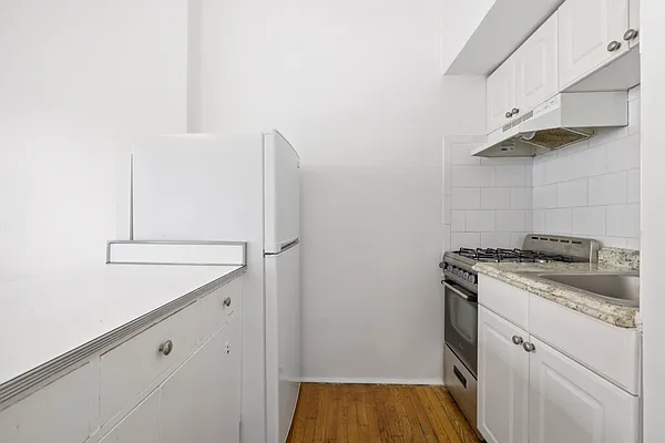 Rented by Douglas Elliman | media 24