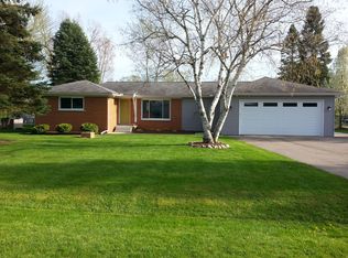 61029 Fairland Dr, South Lyon, MI