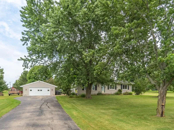 W2890 Mueller Rd, Hilbert, WI 54129