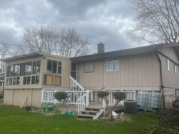 3rd image of 2716 Shakespeare Dr
