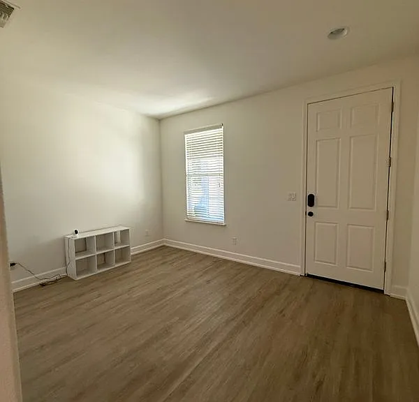 433 Tolman Way — Photo 5