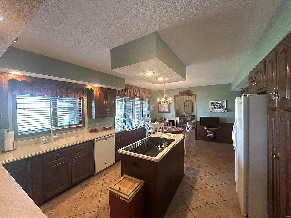 52447 Highway 154, Vandalia, MO 63382 | Zillow
