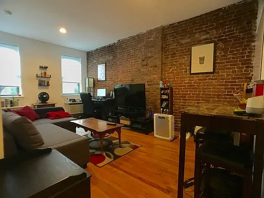 Rented by Mason Real Estate | media 12