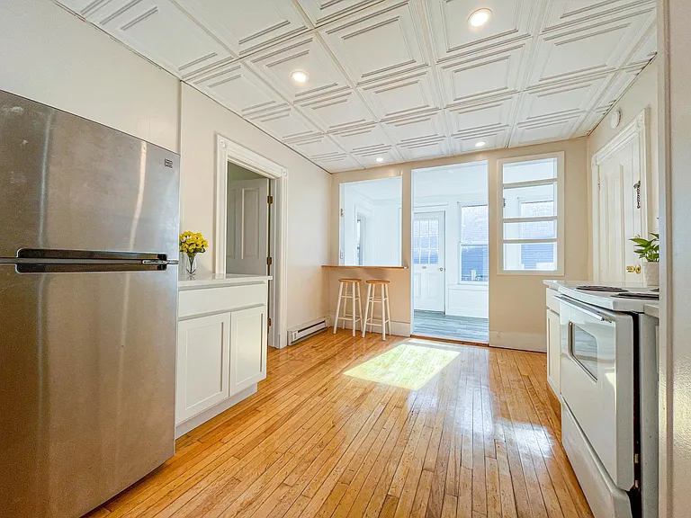 329 Preble St #2 — Photo 8