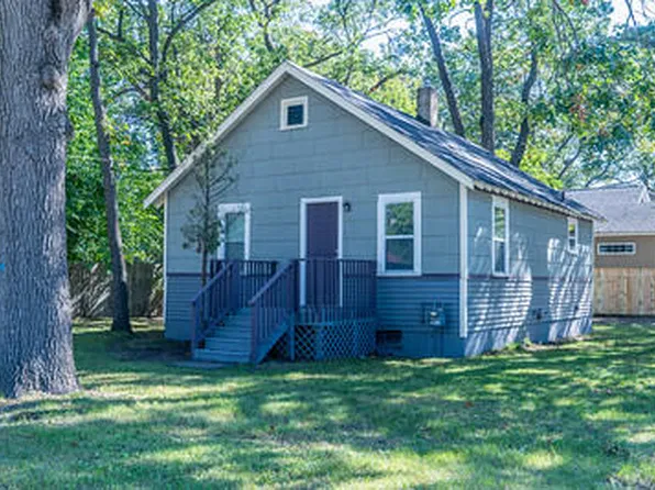 1910 Valley St, Muskegon, MI 49442