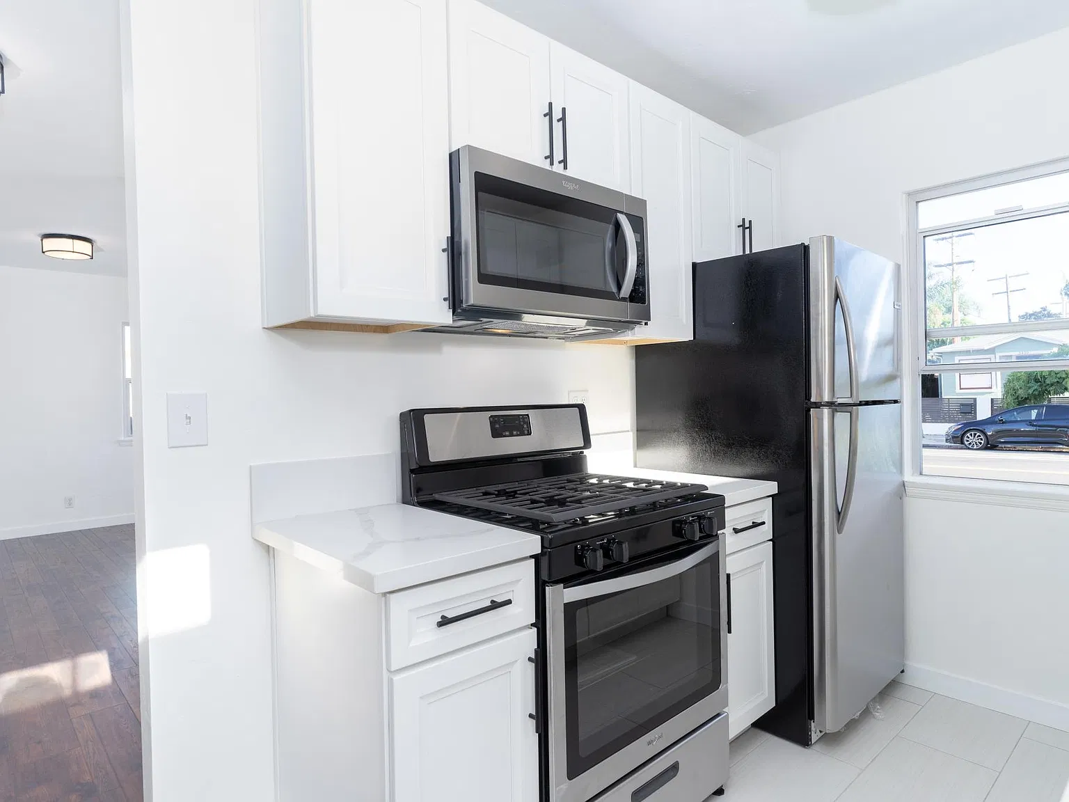 3425 Meade Ave — Photo 4