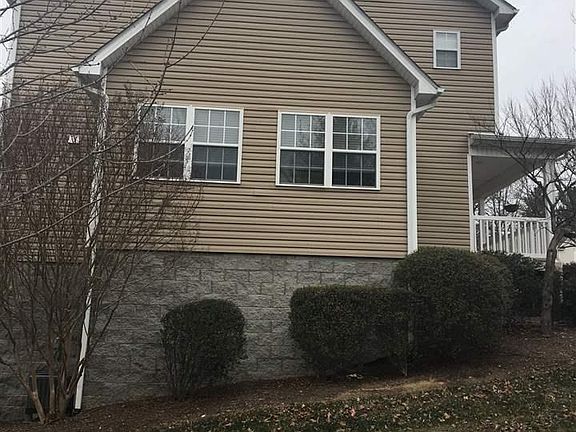 3rd image of 343 Courtney Cir