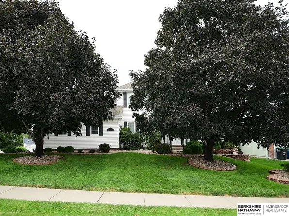 17130 Patterson Dr, Omaha, NE 68135