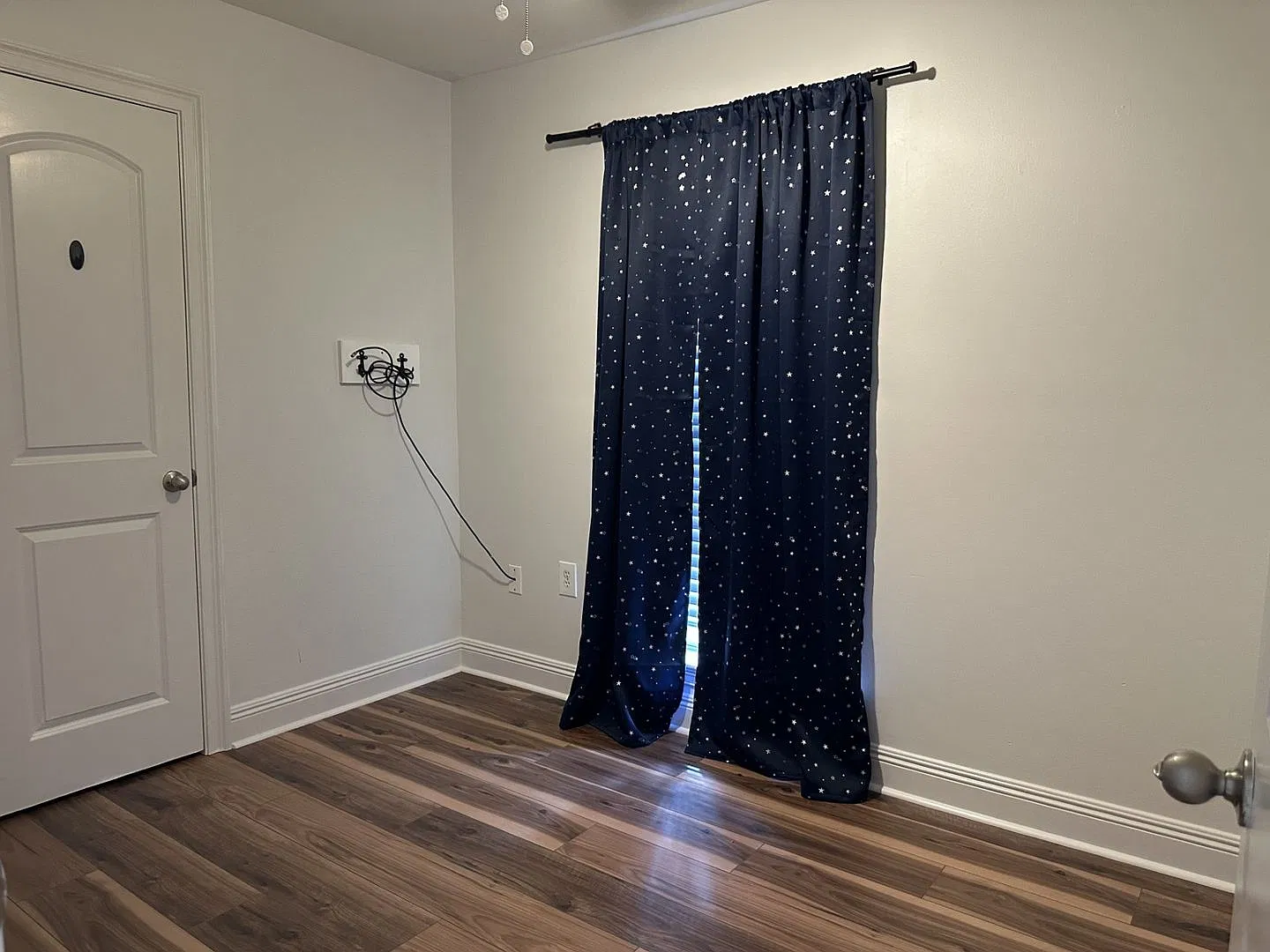 Cozy 3 BR 1-1/2 Bath Home — Photo 3