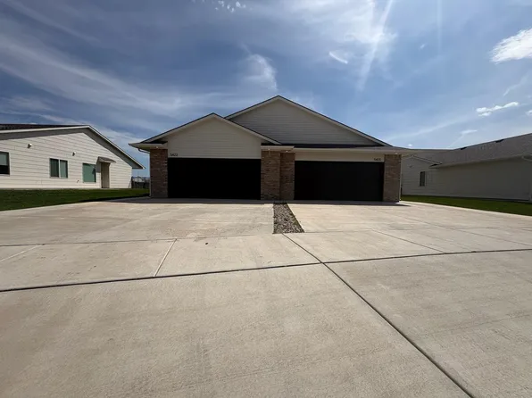 5513-5515 N Sandkey Ct, Wichita, KS 67204