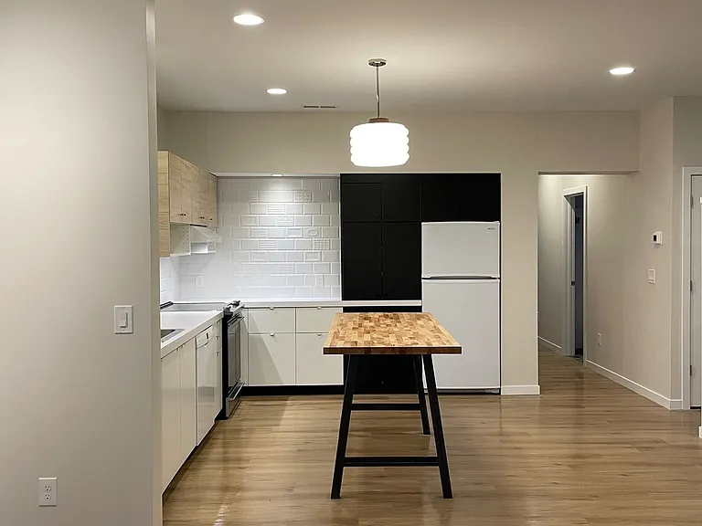 946 Ann St #946 — Photo 9