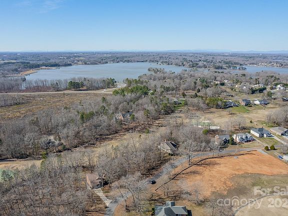 5th image of 142 Harbourtown Dr