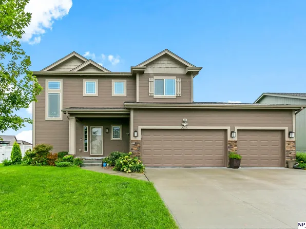 9215 S 179th St, Omaha, NE 68136