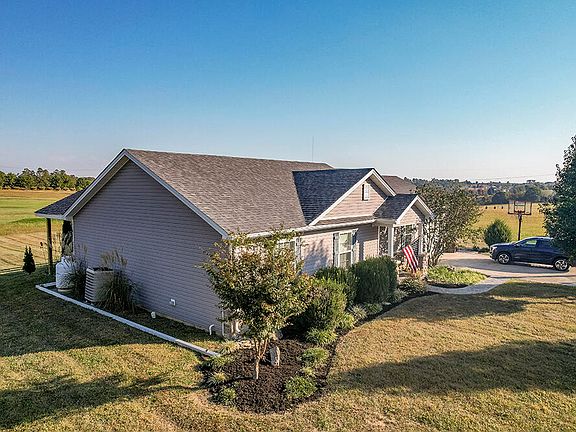 3rd image of 1657 Hunter Dr