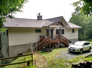 146 W Blueberry Ln, Banner Elk, NC 28604
