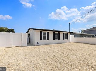 11 Charles Blvd, Manahawkin, NJ 08050