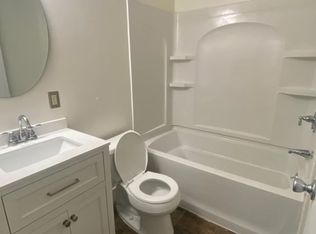 14 Crown St, Springfield, MA 01108