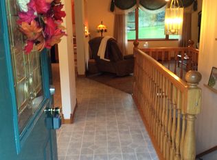 910 N 7th St, Bellevue, IA 52031