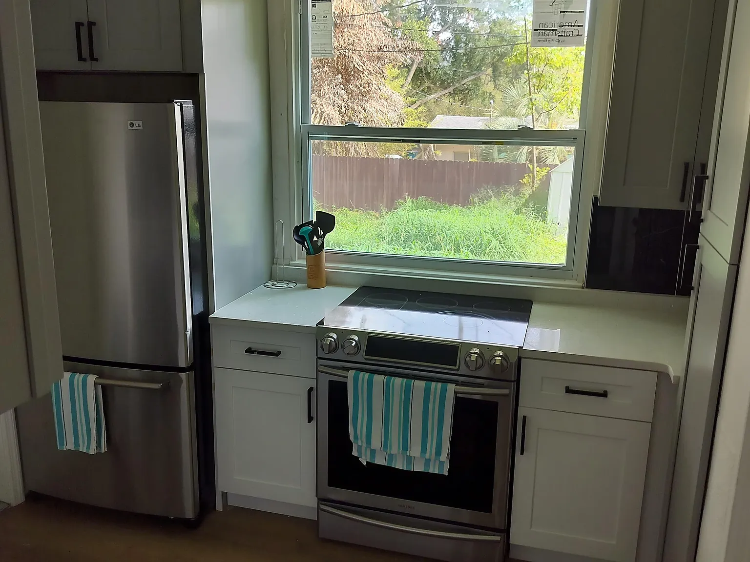 3 bed, 2.0 bath, 1252 sqft, $1,274 — Photo 2