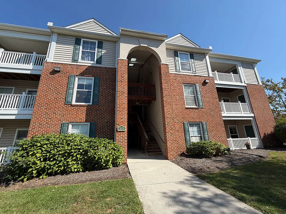 213 S Knollwood Dr #3204