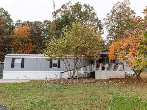 297 Brookwood Village Ln, Cleveland, GA 30528