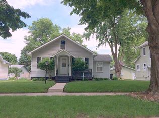 1211 Forest Ave, Waterloo, IA 50702