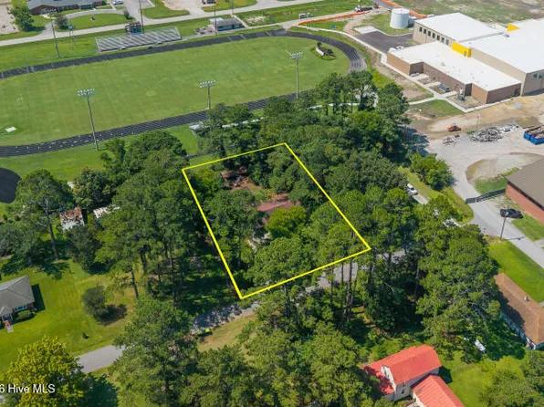 505 South Street, Bayboro, NC 28515