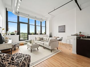 1224 W Van Buren St APT 307, Chicago, IL 60607