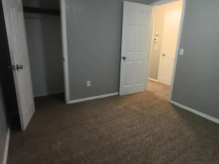 3221 Greenbrier Ter — Photo 10