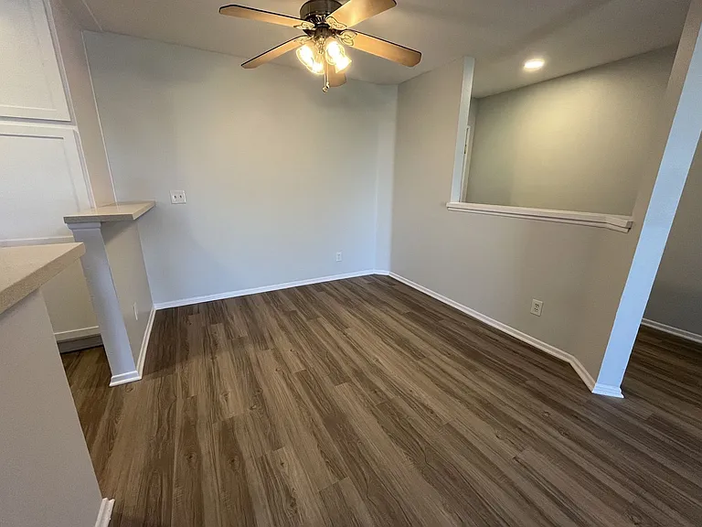 5235 Kester Ave — Photo 48