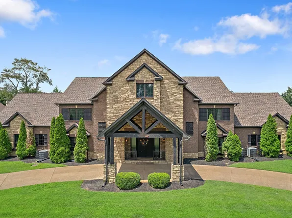 1767 Saundersville Rd, Hendersonville, TN 37075